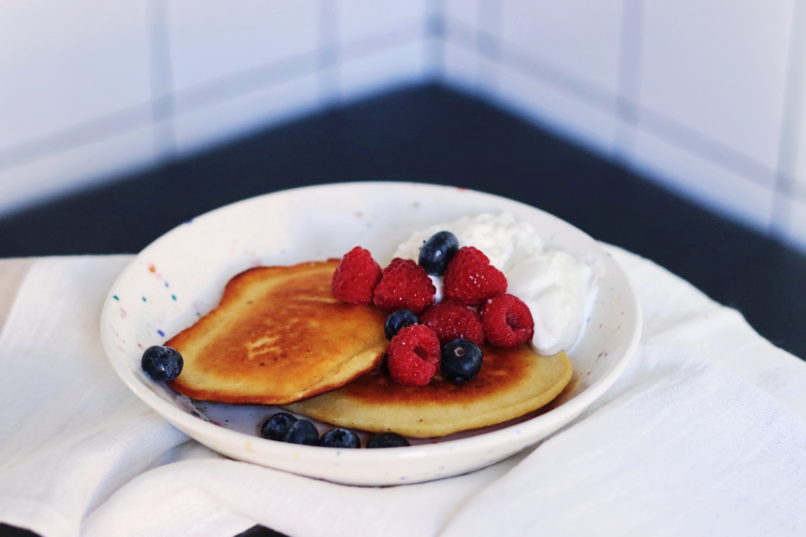 LYXIG KÖTTMACKA OCH FLUFFIGA PROTEINPANNKAKOR