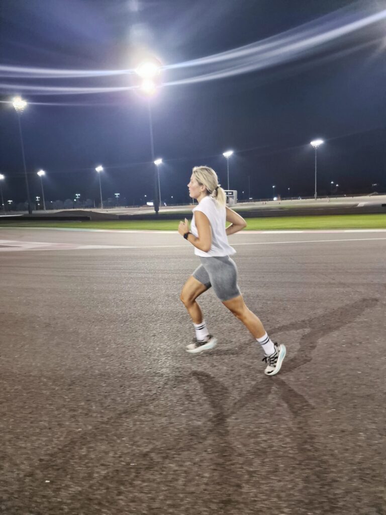 LÖPNING PÅ YAS MARINA F1 CIRCUIT