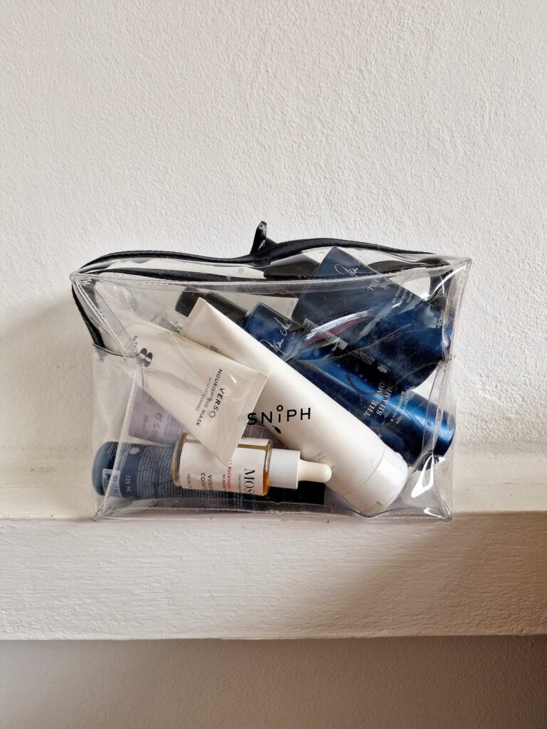 WHATS IN MY BEAUTY BAG // THAILAND EDITION